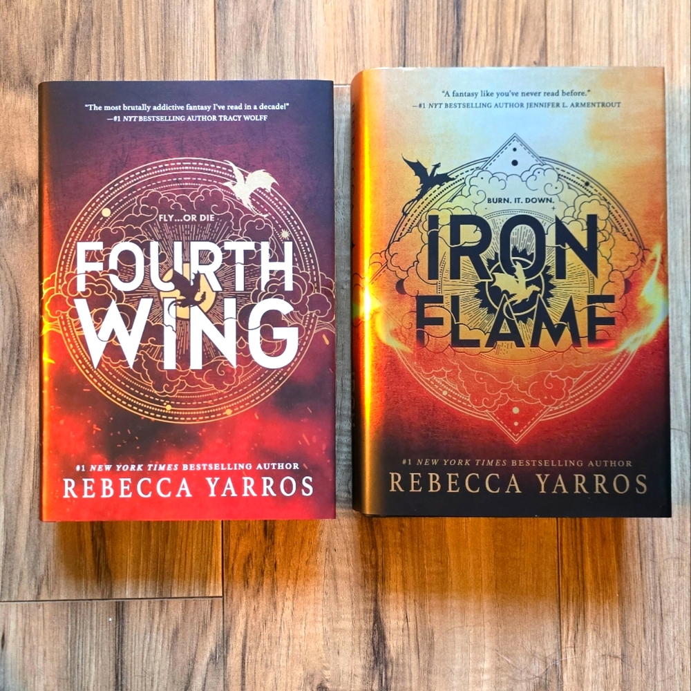 Fourth Wing Holiday Special Edition & Iron Flame First Edition - Sprayed Edges
